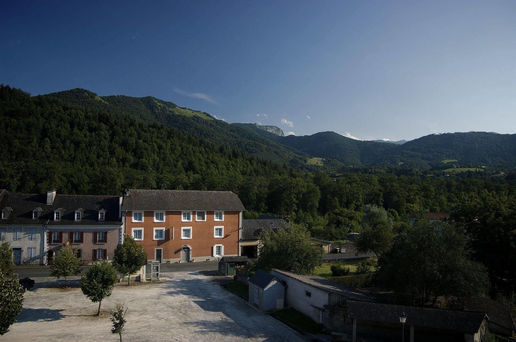 Hôtel Ladagnous Peyrouse Extérieur photo
